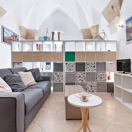 Mesagnesi 6 - Loft Centro Storico Sit Apartment Lecce Exterior photo