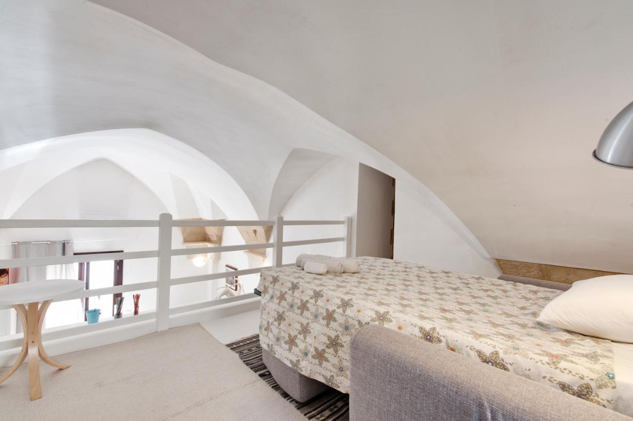 Mesagnesi 6 - Loft Centro Storico Sit Apartment Lecce Exterior photo