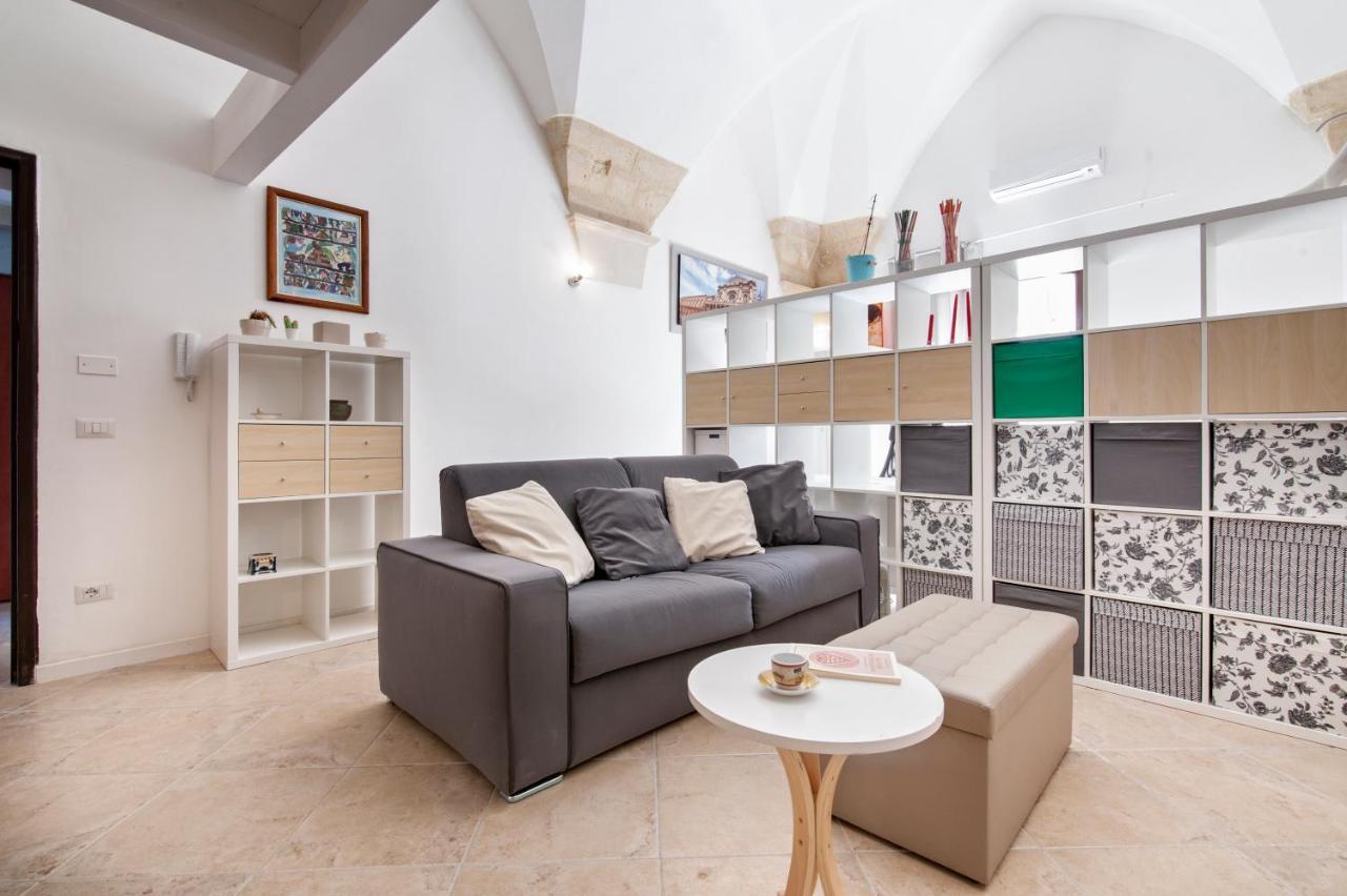 Mesagnesi 6 - Loft Centro Storico Sit Apartment Lecce Exterior photo
