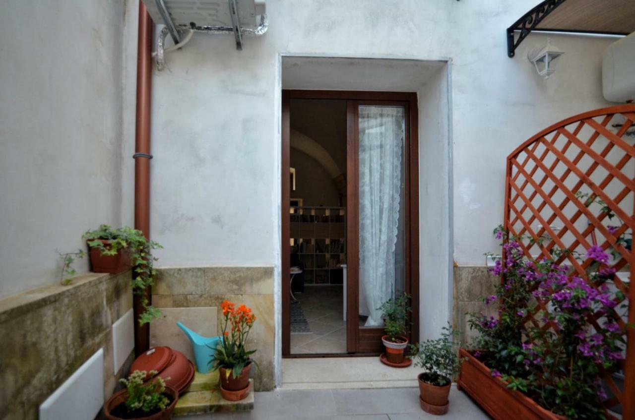Mesagnesi 6 - Loft Centro Storico Sit Apartment Lecce Exterior photo